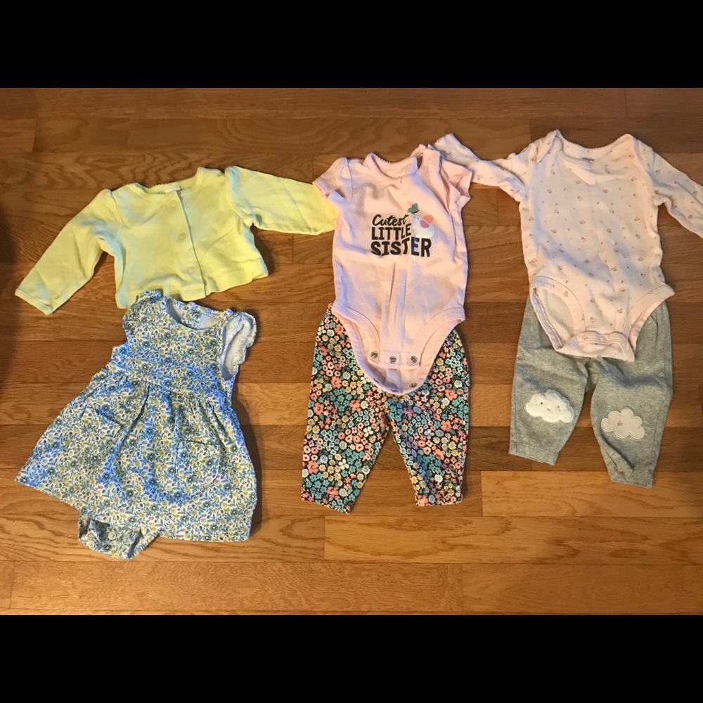 CARTER’S 12 piece baby clothes bundle